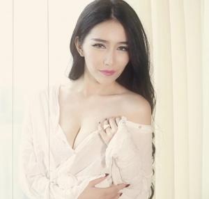 [Feilin嗲囡囡]HD视频2015.10.06 NO.005 傅詩瑤SIRI