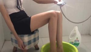 [IESS视频] 洗脚侧拍