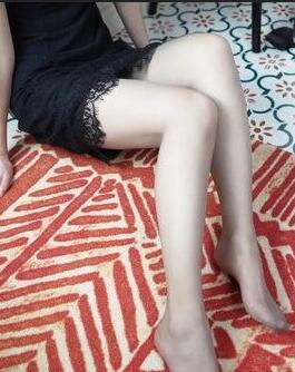 壹吻映画 YW022《彩彩·极品黑》