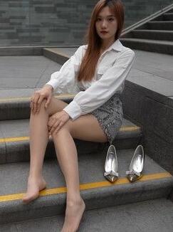  壹吻映画 YW023《笑笑·商场台阶》