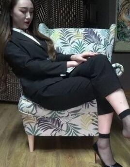 [K&M]丝足视频 制服黑短丝高跟