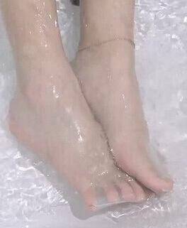 [Ligui丽柜]HD视频 2021.05.08 浴丝萝莉 小熊