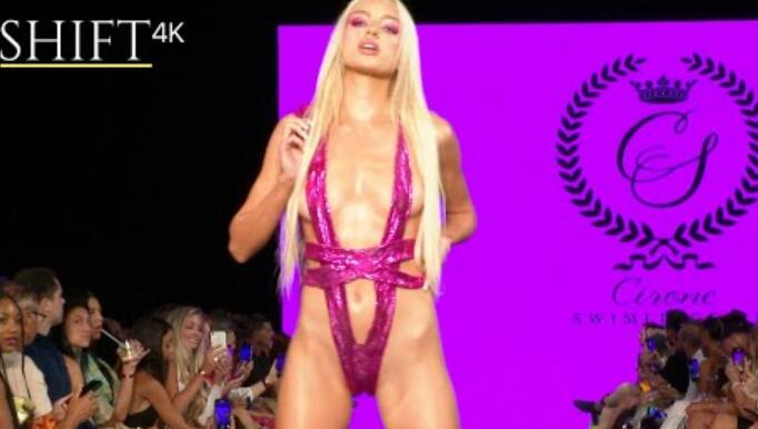 CIRONE游泳内衣最新时装表演由卡罗琳玛丽亚德皮恩斯基