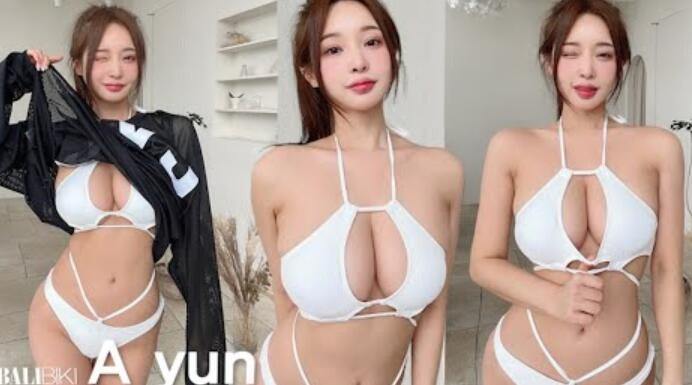 比基尼模特top a尹del的比基尼拍摄现场lovely outfit与比基尼拍摄纵向影像