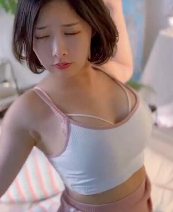 极品JVID巨乳新人登场 小丫头