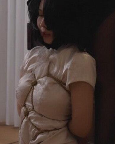 云溪溪 – 奶桃 花吟系列三