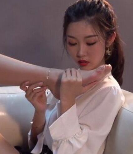 [ligui丽柜] hd视频《唇享莲蓉》筱筱 雪糕