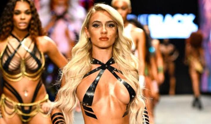 2023年迈阿密游泳周的黑色胶带秀台