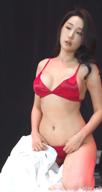 Yuri Cha车瑜理 red_bikini  UMC runway 6th "COLOR OF LINGERIE"  model直摄像头