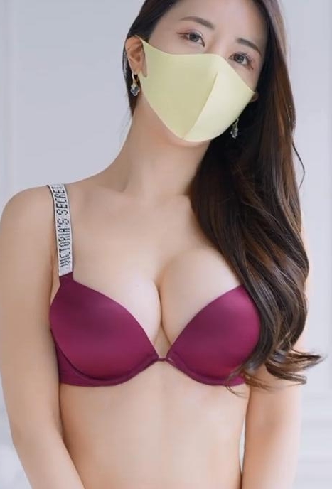 蜜桃臀女神咖啡色丝袜连衣裙穿搭内衣写真