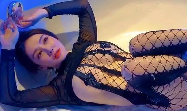 潘娇娇秀人网霸道身材丰臀巨乳性感写真