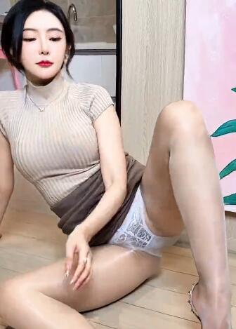 王馨瑶「针织人妻」主题拍摄花絮