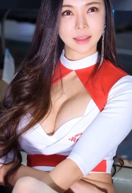 赛车模特安吉雅54号(An Jia) 2024韩国国际游艇展