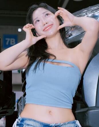 2025汽车沙龙Bravio展台Chae Sol八色鸟直拍