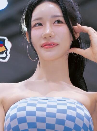 柳艺珠2025汽车沙龙直拍