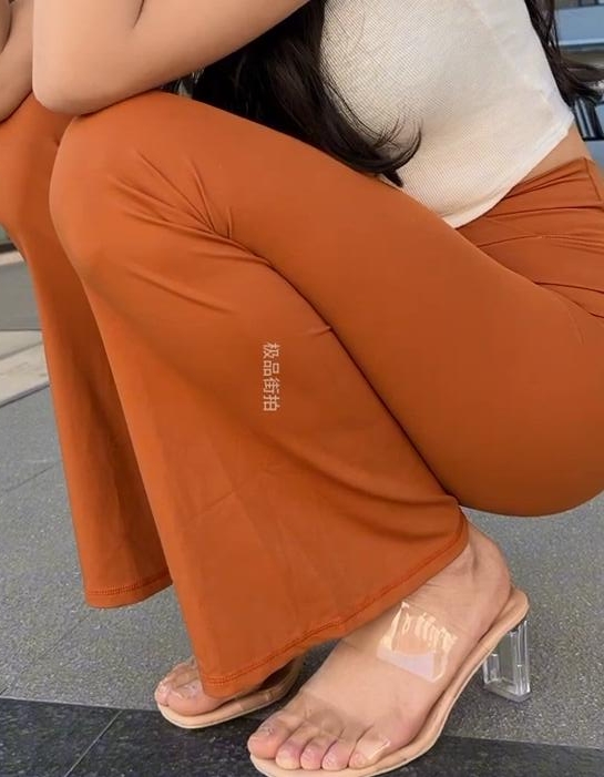 极品街拍《半城柳色》001