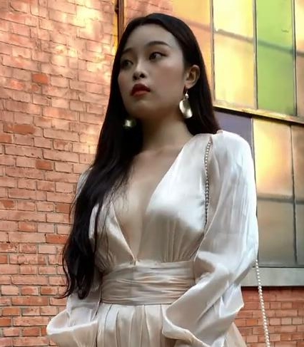 极品街拍《遇到》001