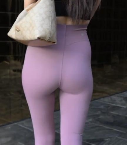 极品街拍《紫色灵动》001