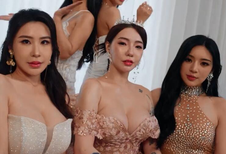 【JKF雜誌】2026 3 月號 COVER STORY「性感加冕」雅捷、孫孫、謝立琪、夢夢、玟妡